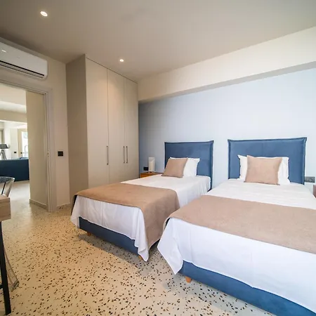 House - Center - Sleeps 8 * Херсониссос