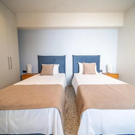 House - Center - Sleeps 8 Ferienhaus