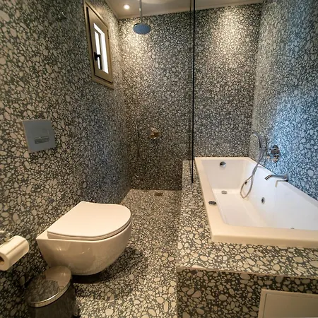 House - Center - Sleeps 8 Holiday home