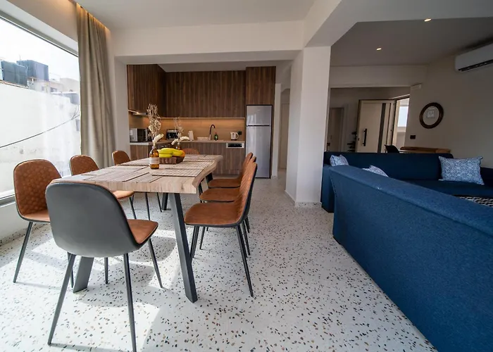 House - Center - Sleeps 8 Hersonissos (Crete)